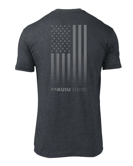 KUIU Vertical Flag Logo T-Shirt | Charcoal